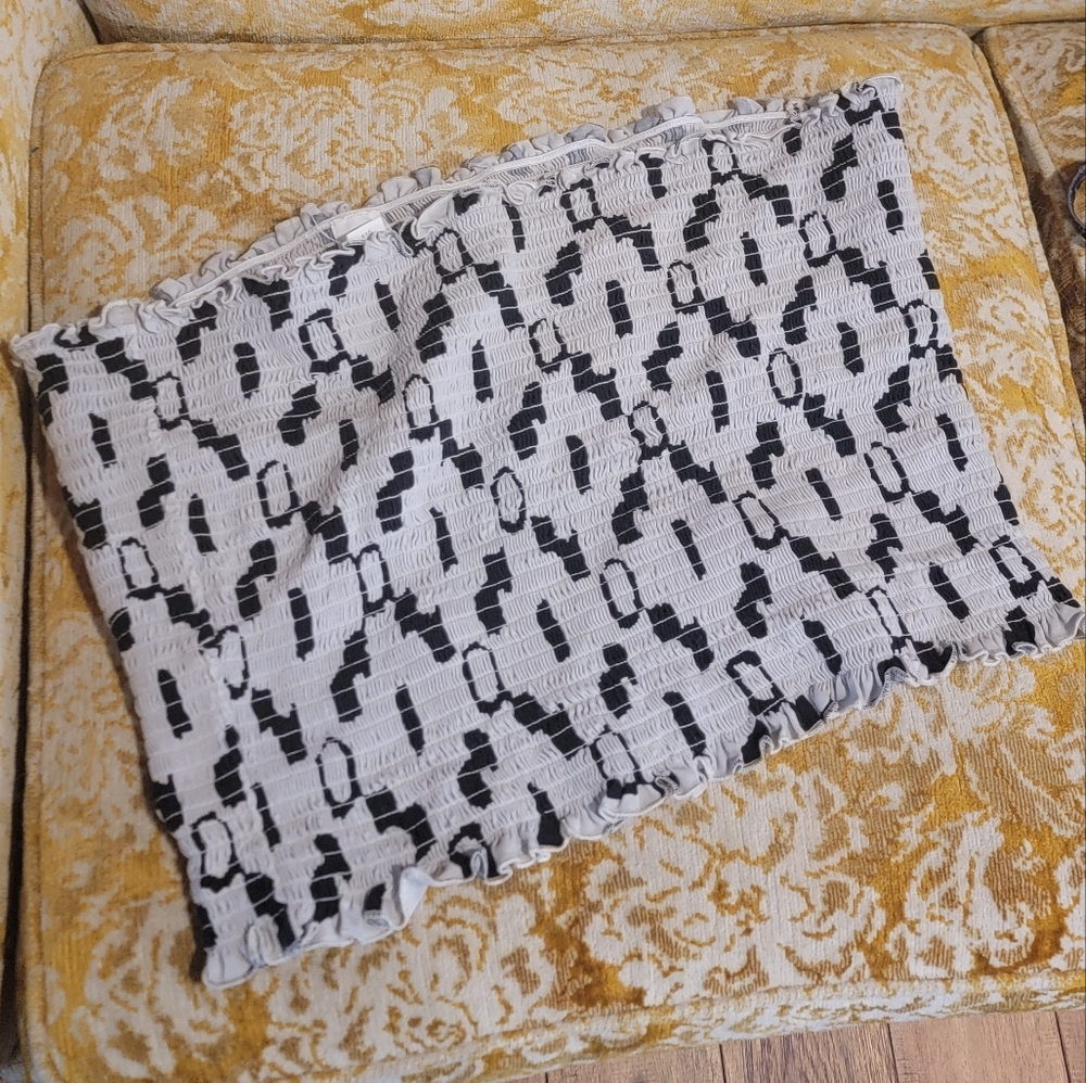 Black and White Patterned Skirt